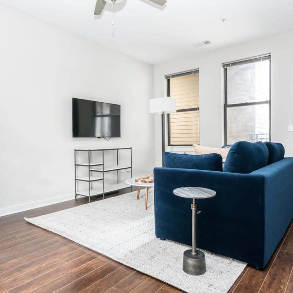 Photograph supplied for Cozysuites Musicrow Classy 1BR w Free Parking 39
