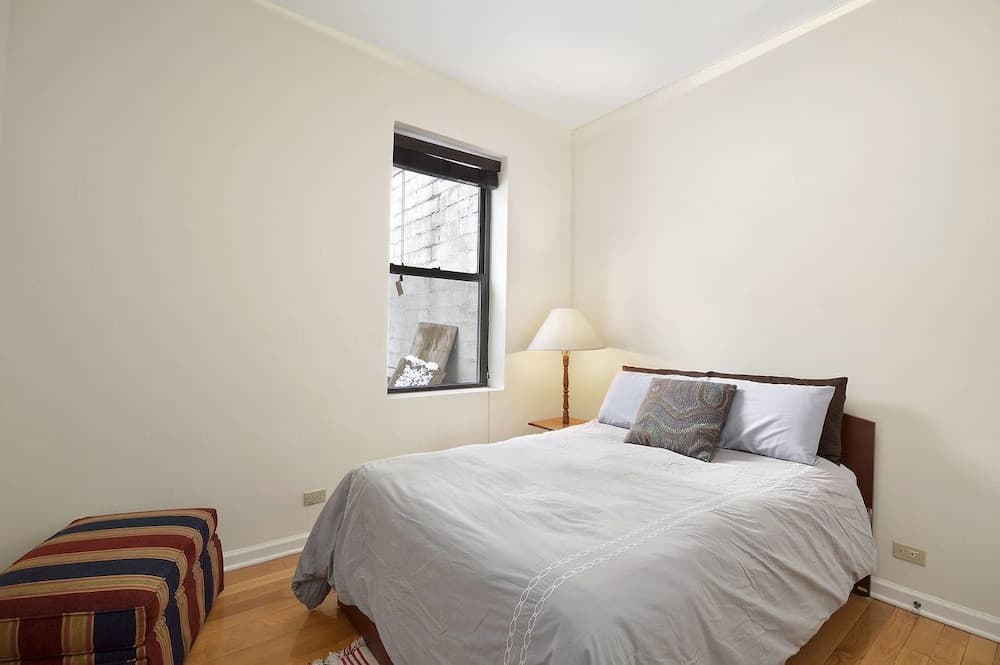 Photograph supplied for Midtown East 2BR 2Bath Apartment DR 28