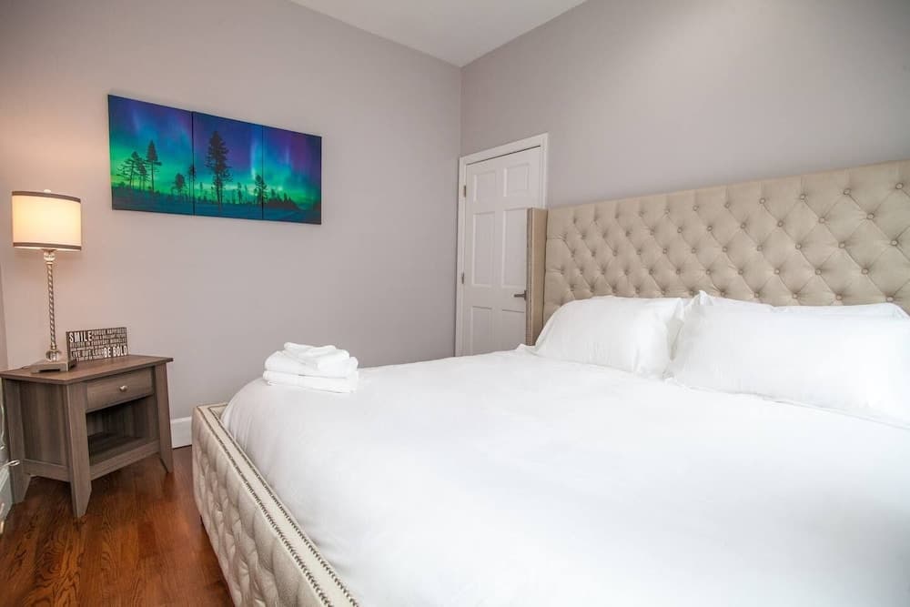 Photograph supplied for Luxury Back Bay Downtown Boston NEW Condo