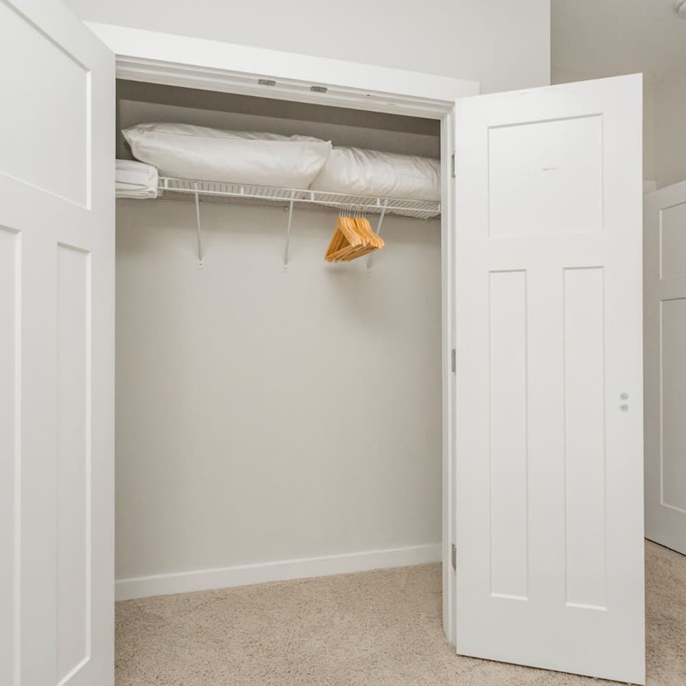 Photograph supplied for Cozysuites Music Row Spacious 2BR Free Parking 25