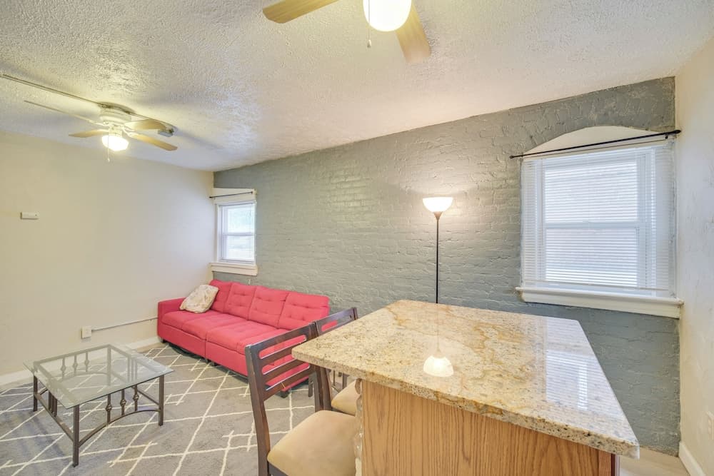 Photograph supplied for Cleveland Heights Apt < 2 Mi to University Circle!