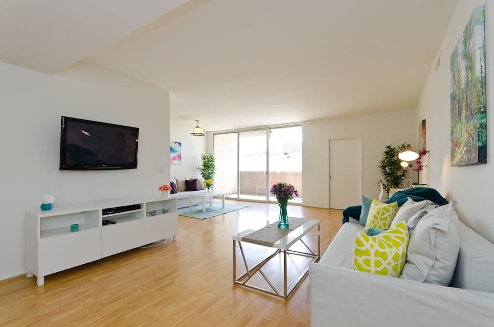 Photograph supplied for LA131 1 Bedroom Apartment By Senstay