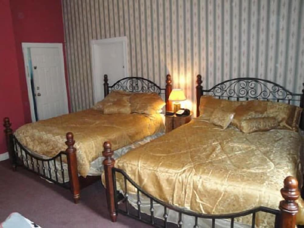 Photograph supplied for Biltmore Suites Hotel