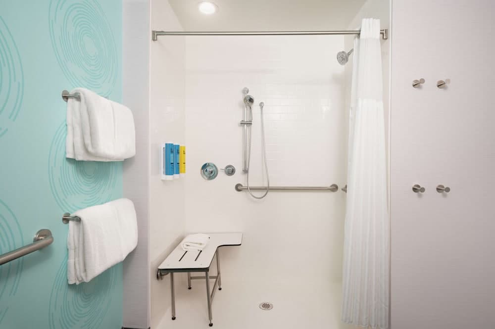 Photograph supplied for Tru By Hilton Baltimore Harbor East, MD