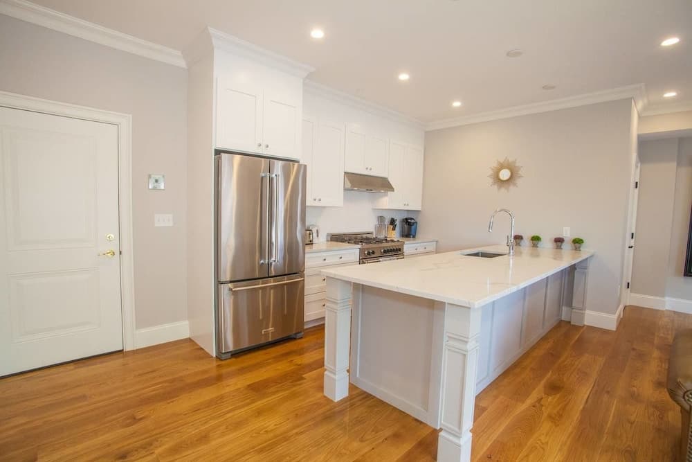 Photograph supplied for Luxury Condo 4 Bed 2 Bath Downtown Boston Sleeps 8