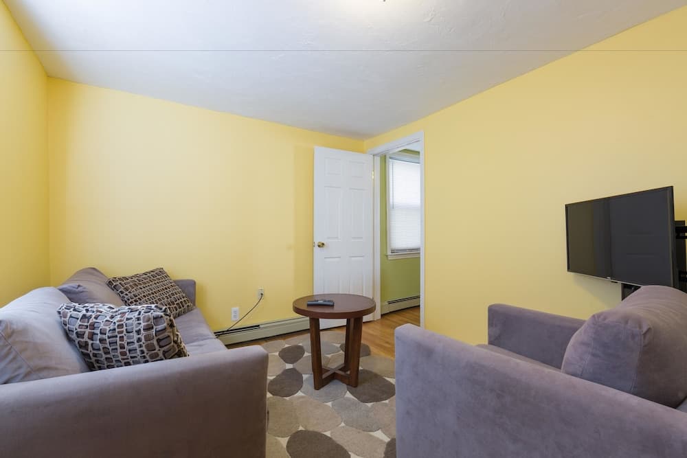 Photograph supplied for Kendall Square Apartments by Next Star