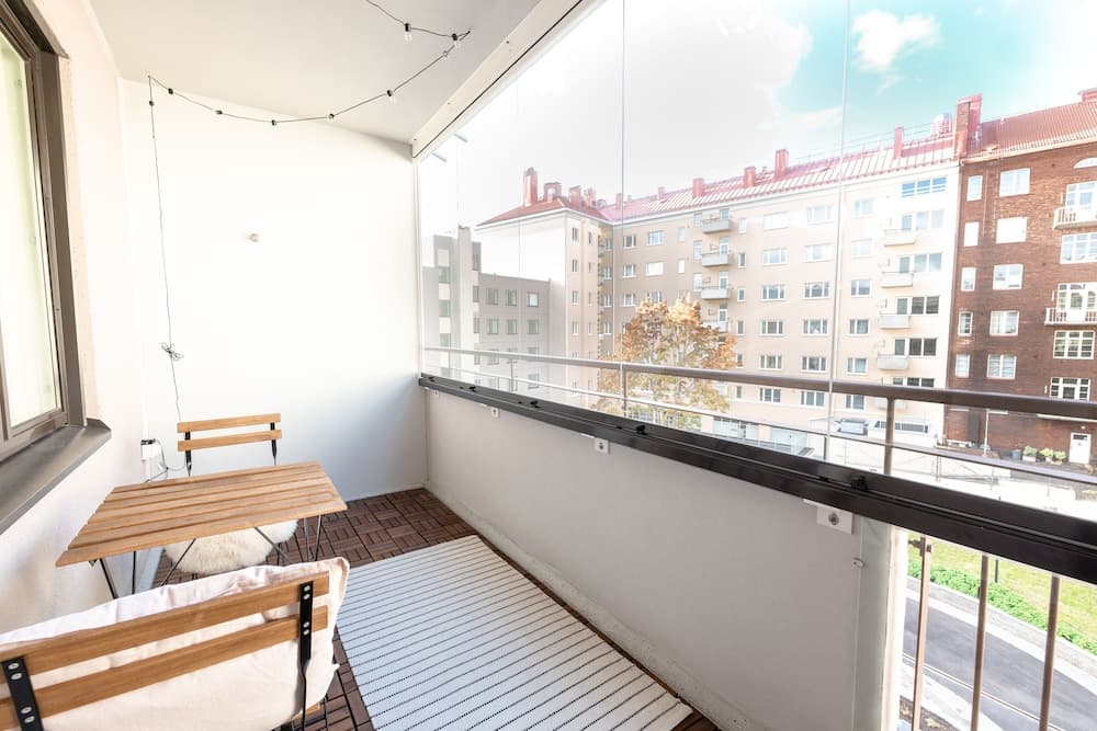 Photograph supplied for 2ndhomes Modern & Cozy 2BR Apt w Balcony