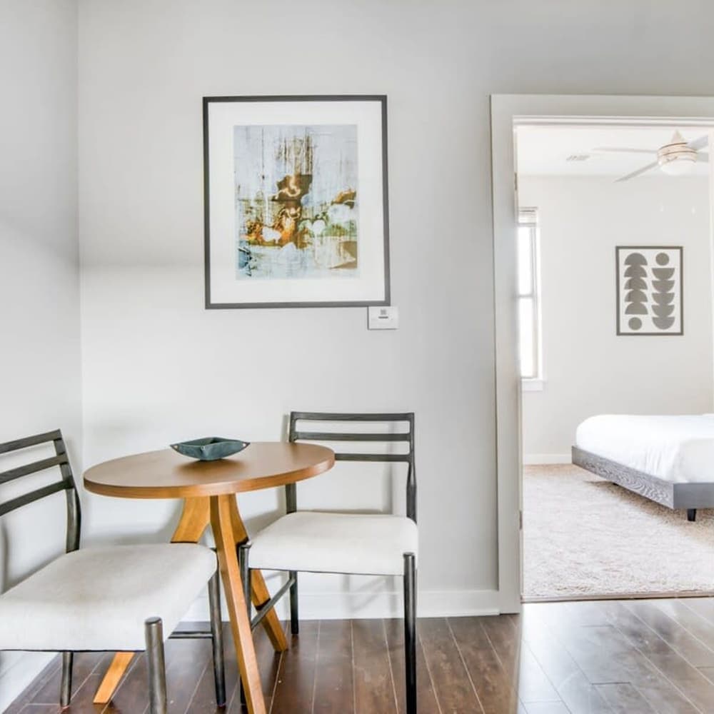 Photograph supplied for Cozysuites Music Row Charming 1BR Free Parking 04
