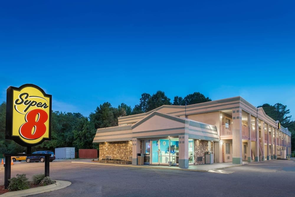 Photograph supplied for Super 8 by Wyndham Durham/University Area NC