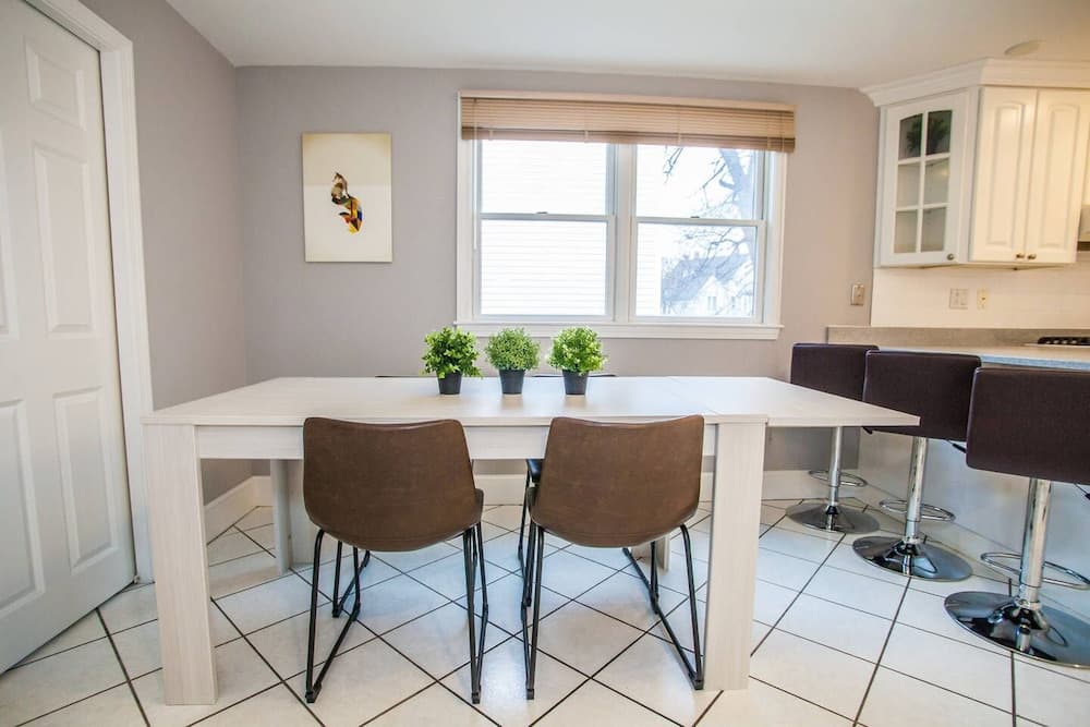 Photograph supplied for Sleep10 2 Full Bath 5bed Near Northend & Dowtown