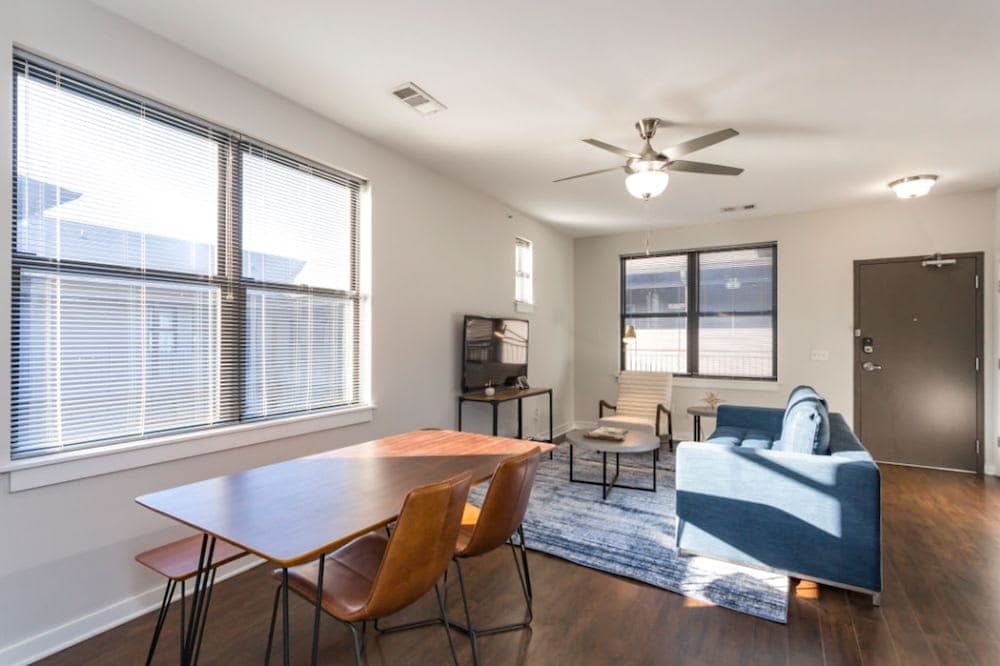 Photograph supplied for Cozysuites Music Row Spacious 1BR -free Parking 60