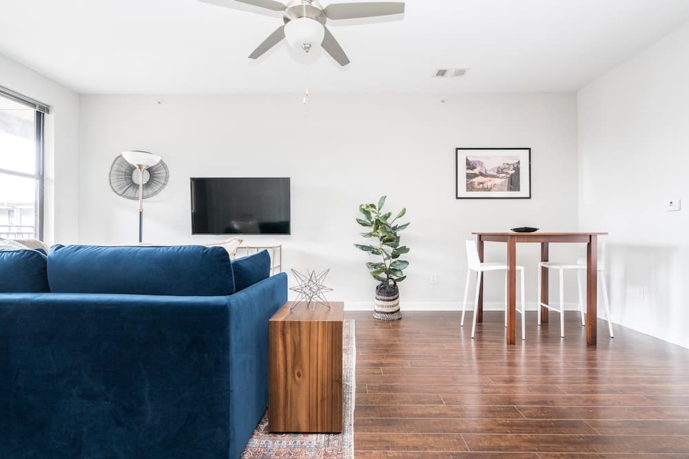 Photograph supplied for Cozysuites Music Row Elegant 1BR w Free Parking 21