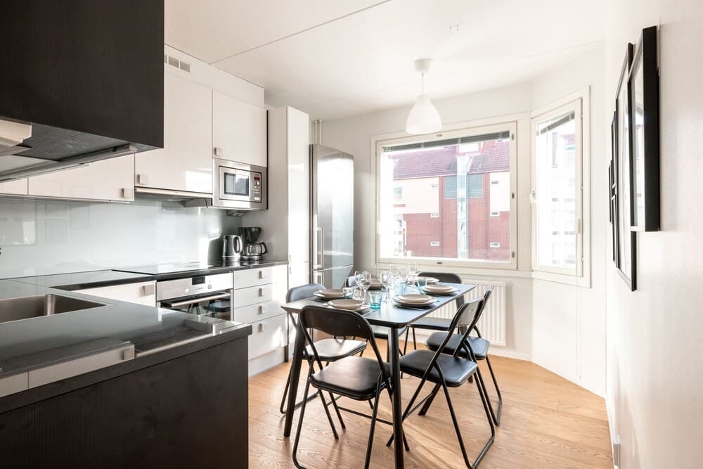 Photograph supplied for 2ndhomes Modern & Cozy 2BR Apt w Balcony