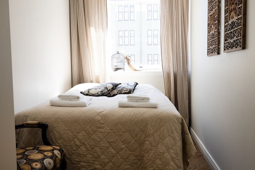 Photograph supplied for 2ndhomes Gorgeous 3BR Apartment w Sauna