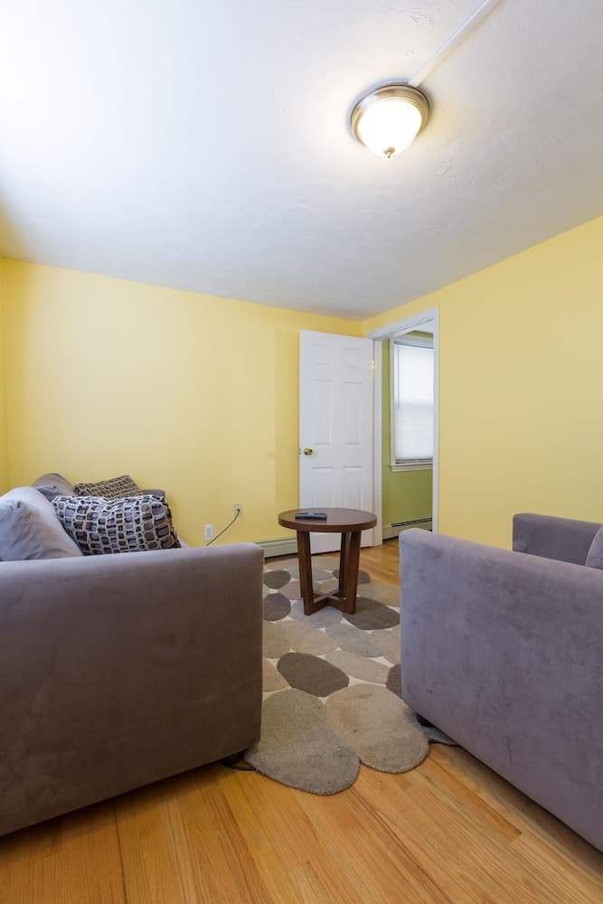 Photograph supplied for Kendall Square Apartments by Next Star