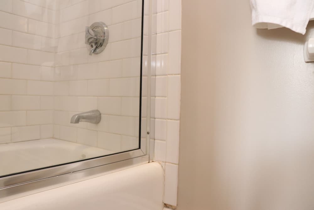 Photograph supplied for Maverick Suites at 402 Columbus Ave