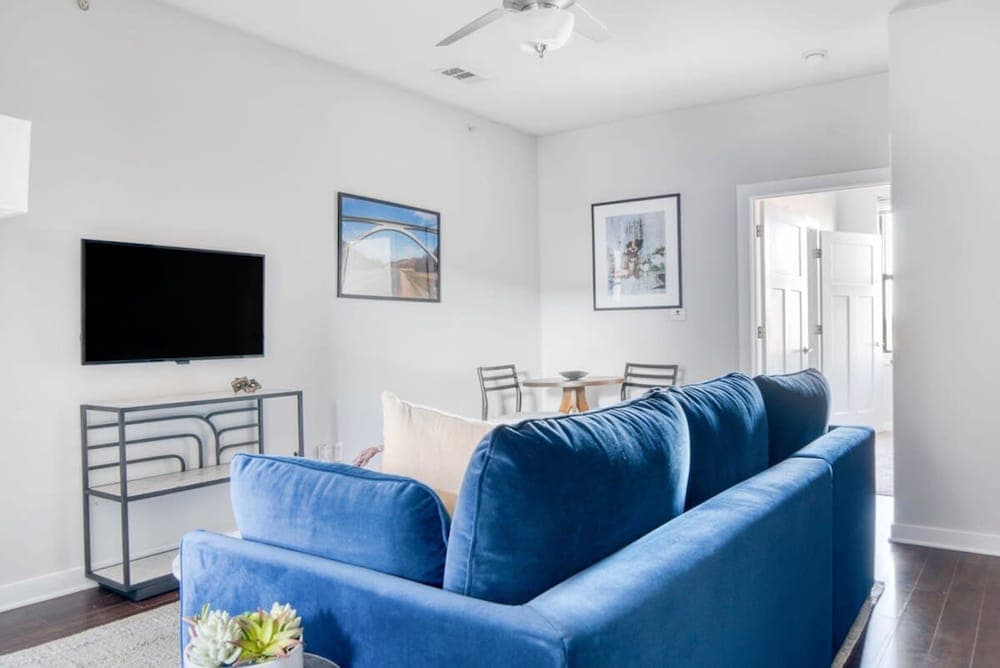 Photograph supplied for Cozysuites Music Row Charming 1BR Free Parking 04
