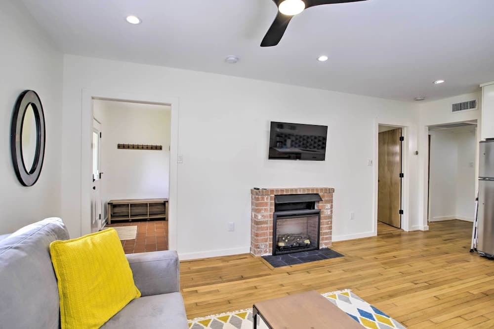 Photograph supplied for Houston Apt w/ EV Charging: 3 Mi to Downtown!
