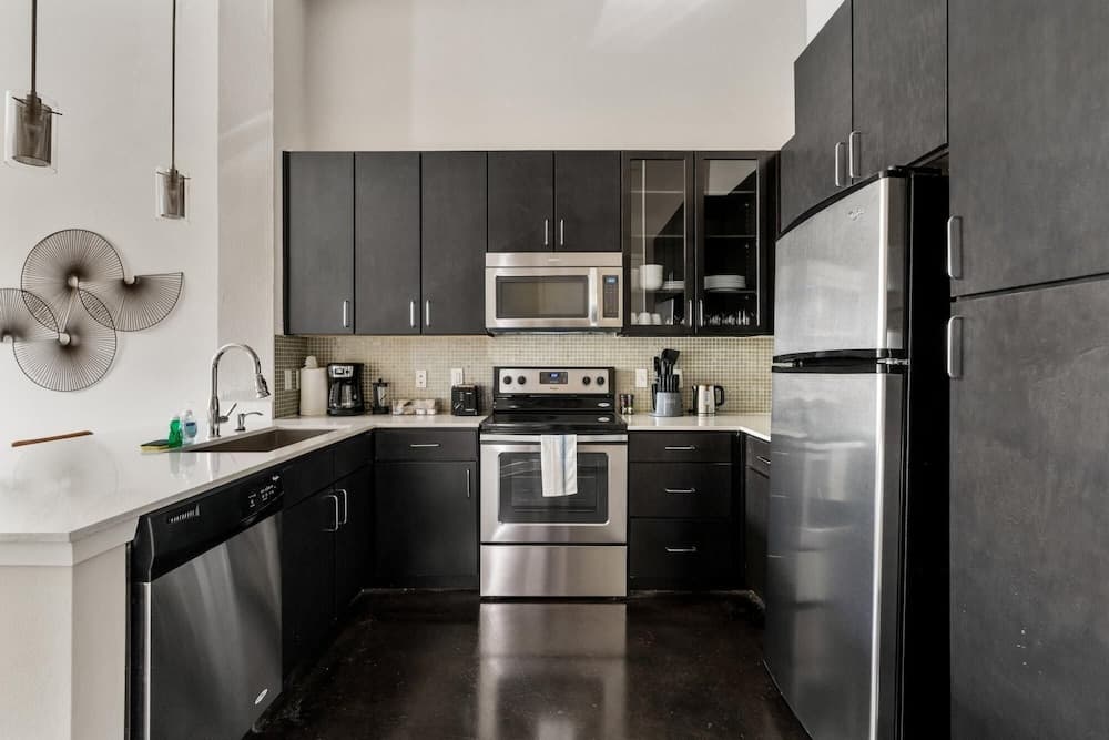 Photograph supplied for Elan Med Center 0137 Designer Loft-style 1BR Med Center