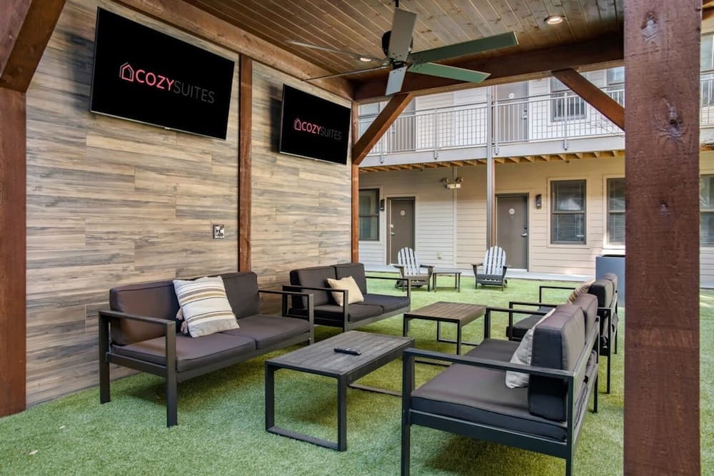 Photograph supplied for Cozysuites TWO Music Row Condos w Parking