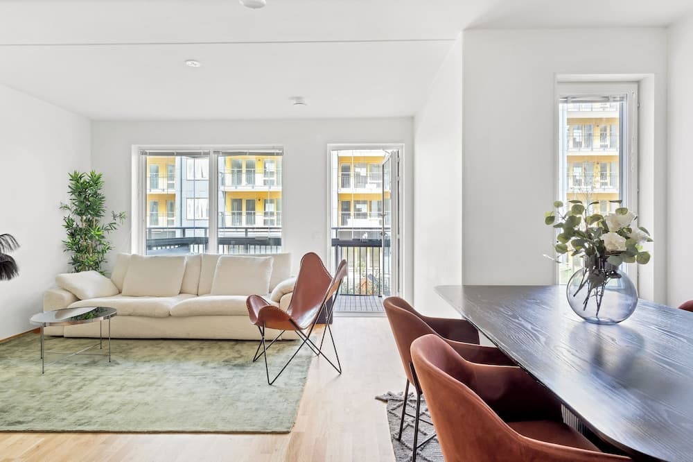 Photograph supplied for Modern Central Apartment