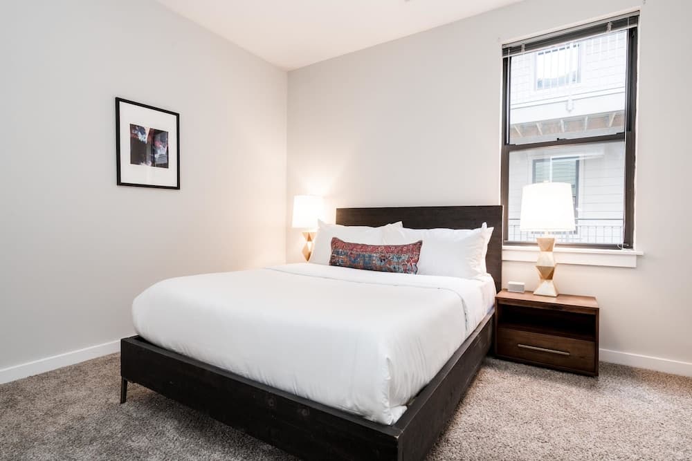 Photograph supplied for Cozysuites Music Row Spacious 1BR w Free Parking45