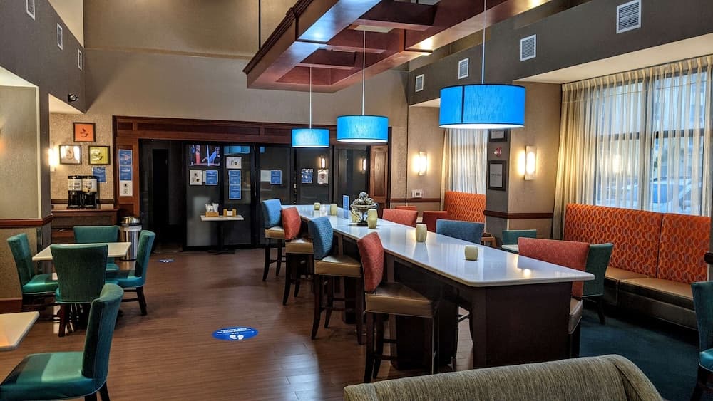 Photograph supplied for Hampton Inn & Suites Jacksonville - Beach Blvd/Mayo Clinic