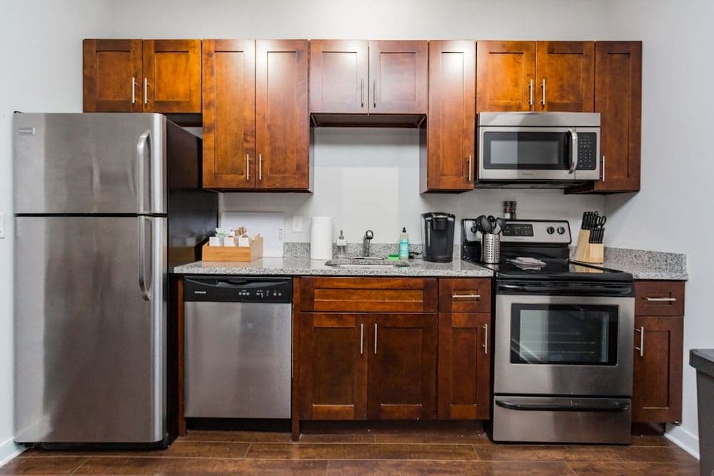 Photograph supplied for Cozysuites Music Row Spacious 1BR Free Parking 26