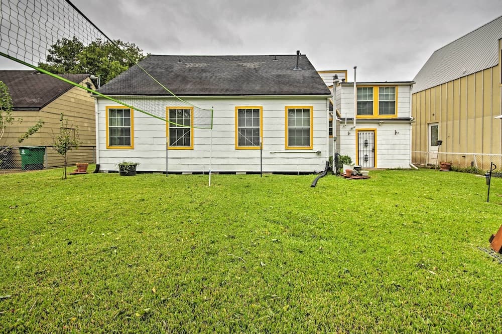 Photograph supplied for Modern Home w/ Yard < 3 Miles to Houston Zoo!
