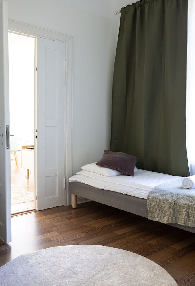 Photograph supplied for 2ndhomes Charming 2BR Home w Balcony
