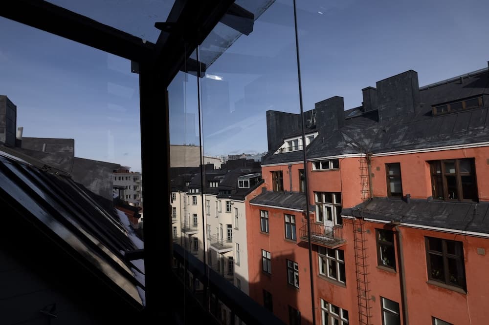Photograph supplied for 2ndhomes 2-Story Penthouse w Balcony