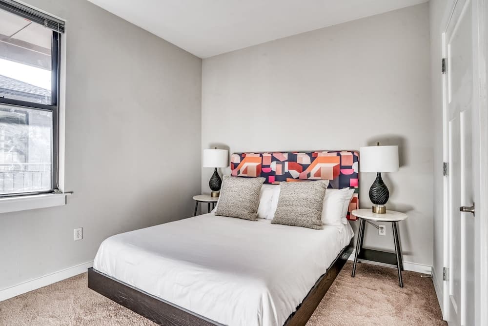 Photograph supplied for Cozysuites Music Row Spacious 2BR w Free Parking01