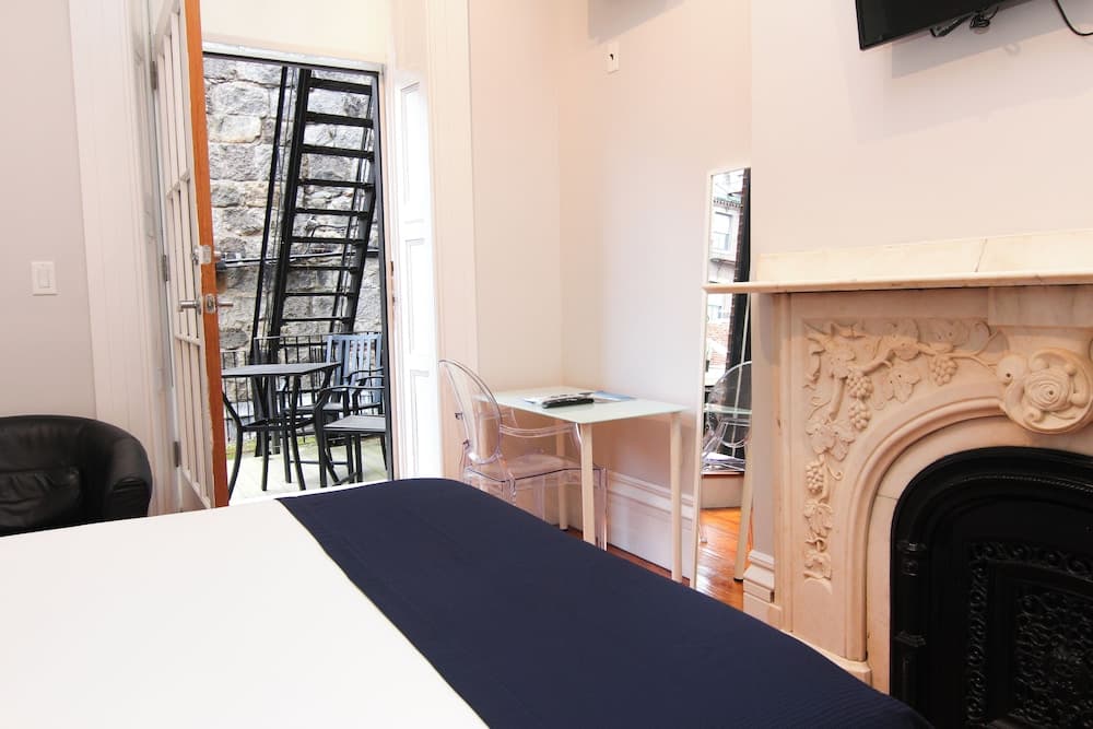 Photograph supplied for Maverick Suites at 40 Temple St
