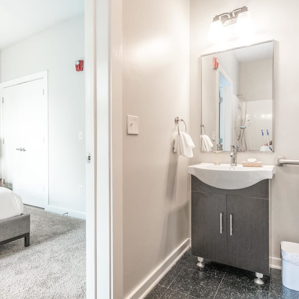 Photograph supplied for Cozysuites Musicrow Elegant 1BR w Free Parking 06