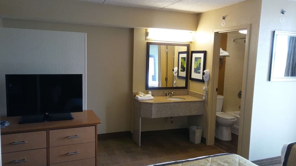 Photograph supplied for Extended Stay America Suites Houston Med Ctr Braeswood Bl