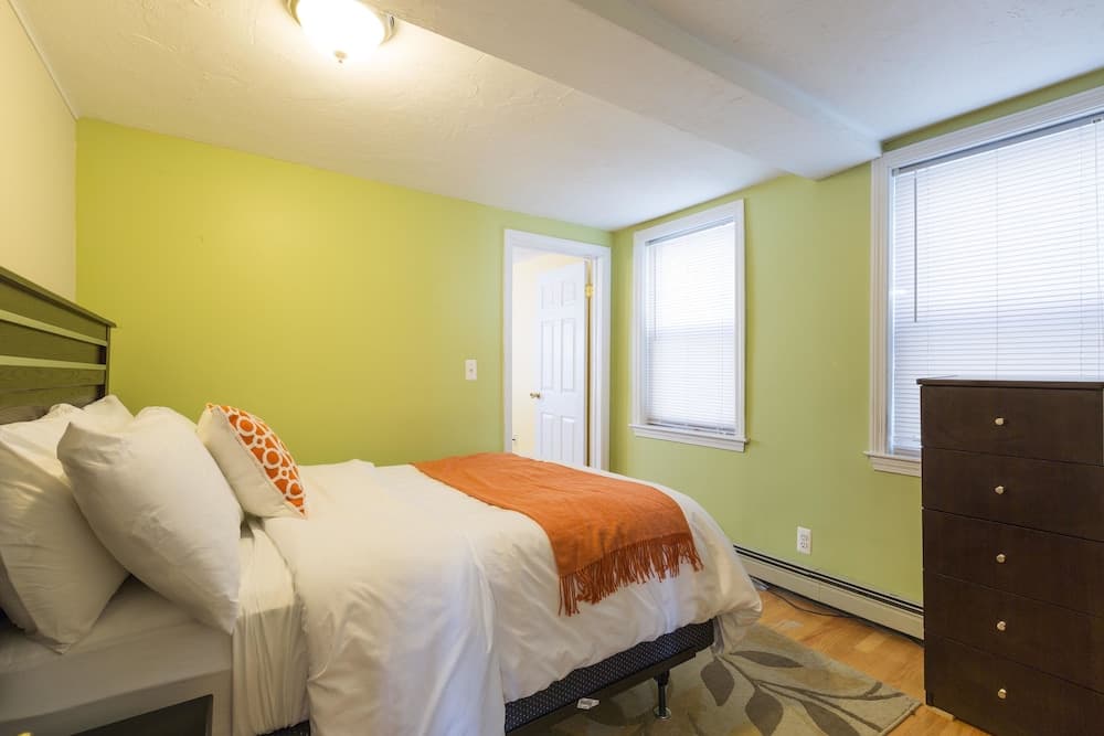 Photograph supplied for Kendall Square Apartments by Next Star