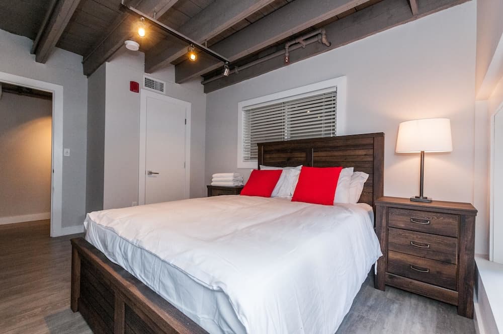 Photograph supplied for BOS007 2 Bedroom Apartment By Senstay
