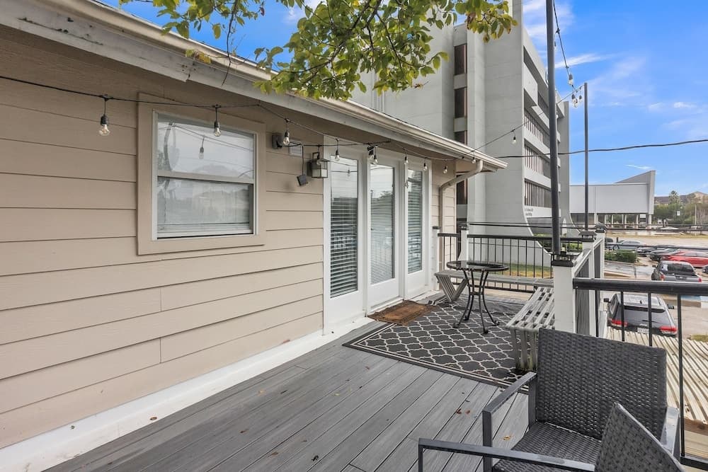 Photograph supplied for Comfy Apt 4 In Historic Museum District 1 Bedroom Duplex