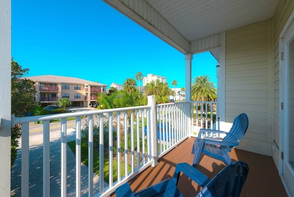 Photograph supplied for Luxury Living - Modern Beach Townhouse