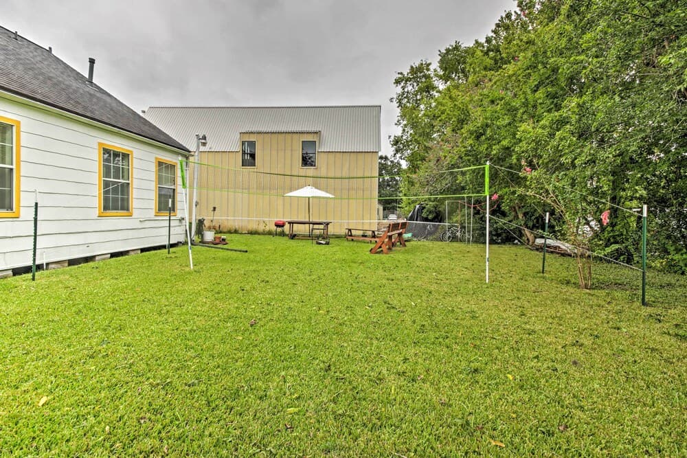 Photograph supplied for Modern Home w/ Yard < 3 Miles to Houston Zoo!