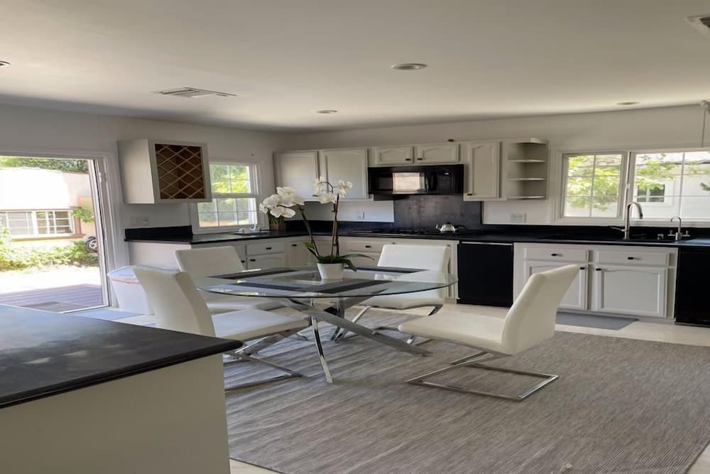 Photograph supplied for 3Bd Beverly Hills Home