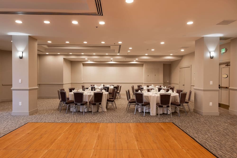 Photograph supplied for Inn at the Colonnade Baltimore - a DoubleTree by Hilton