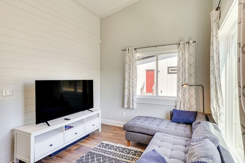Photograph supplied for 3 Mi to Duke: Downtown Durham Cottage!