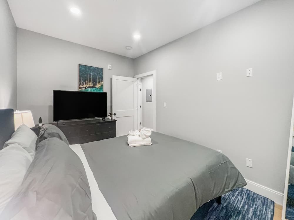 Photograph supplied for Luxury 3BD 2BA Near Logan Airport and T Station