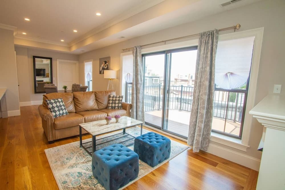 Photograph supplied for Luxury Condo 4 Bed 2 Bath Downtown Boston Sleeps 8