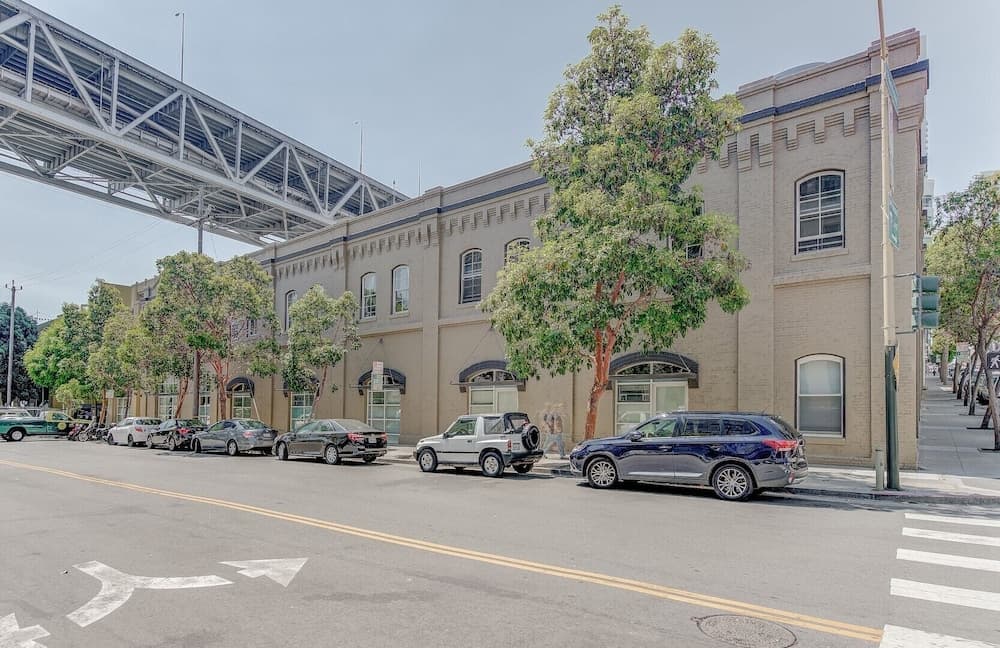 Photograph supplied for Spacious Luxury Historic Loft In Downtown Sf 2 Bedroom Condo by RedAwning