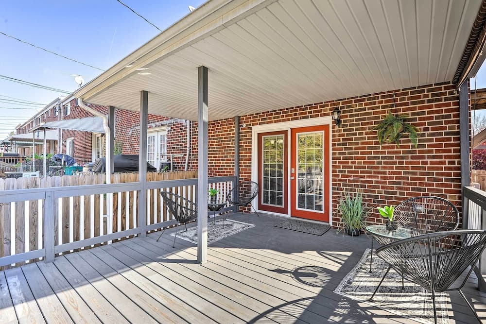 Photograph supplied for Chic Townhome w/ Deck: 6 Mi to Dtwn Baltimore