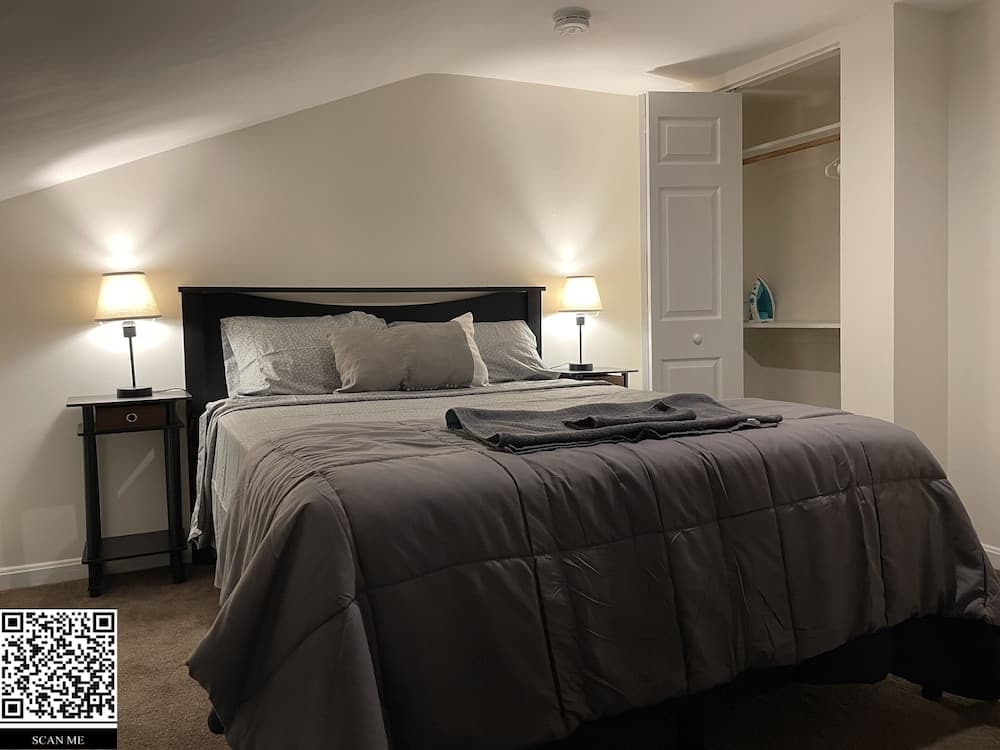 Photograph supplied for Entire Unit-5min to M&TBank Camden Yards
