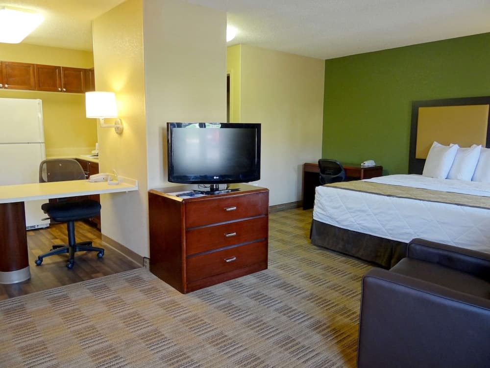 Photograph supplied for Extended Stay America Suites Houston Med Ctr Braeswood Bl