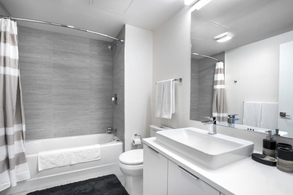 Photograph supplied for Luxurious Studio in the Seaport District